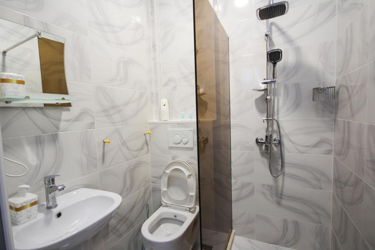 Guest House 99 Батуми Екстериор снимка