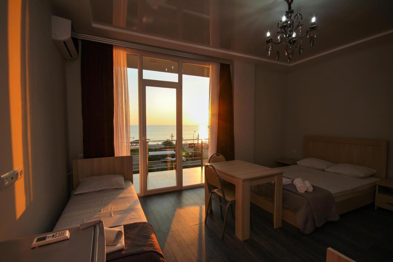 Guest House 99 Батуми Екстериор снимка