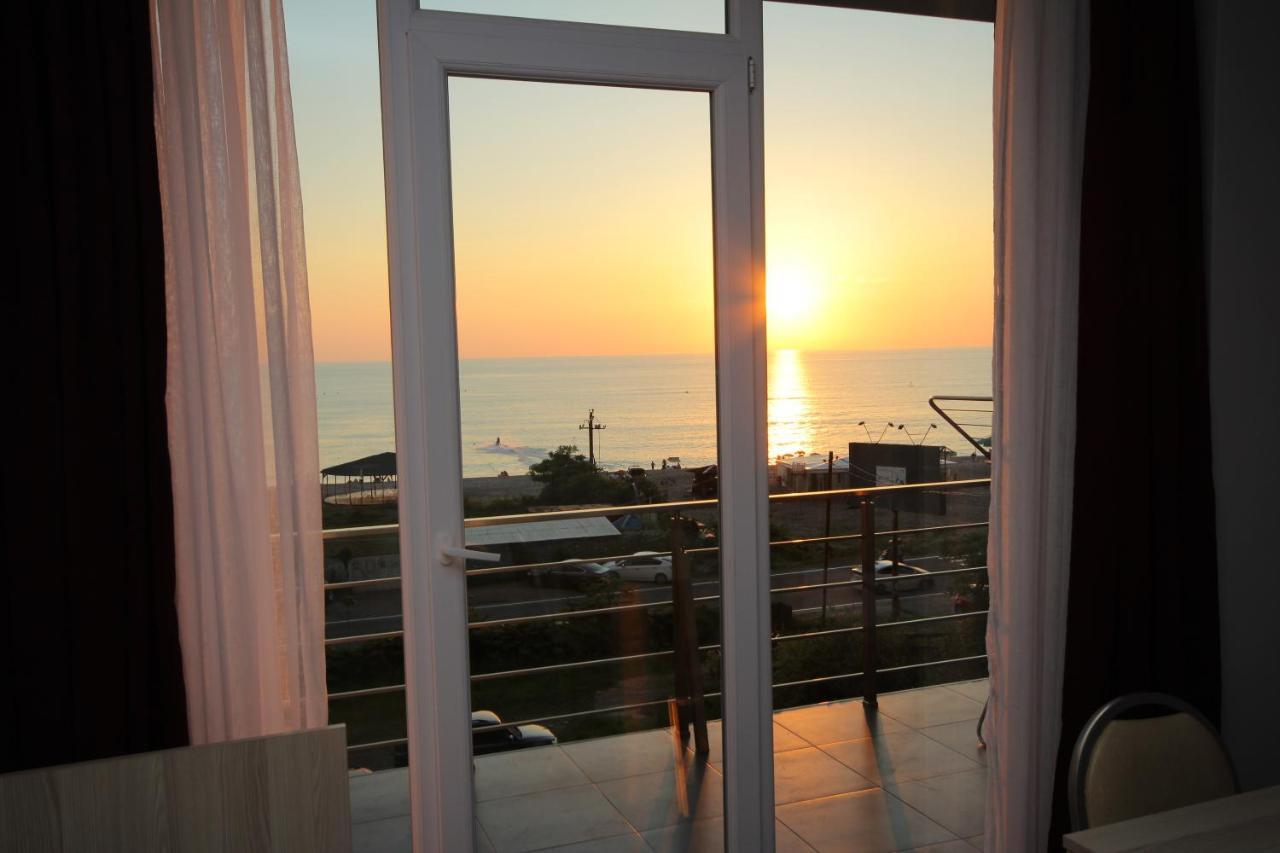 Guest House 99 Батуми Екстериор снимка