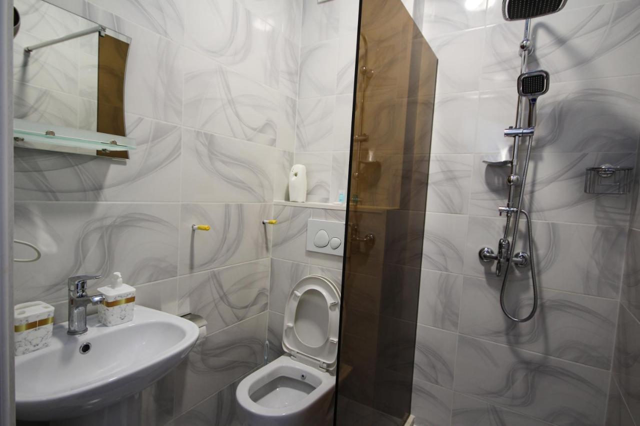 Guest House 99 Батуми Екстериор снимка