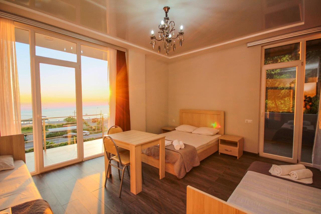 Guest House 99 Батуми Екстериор снимка