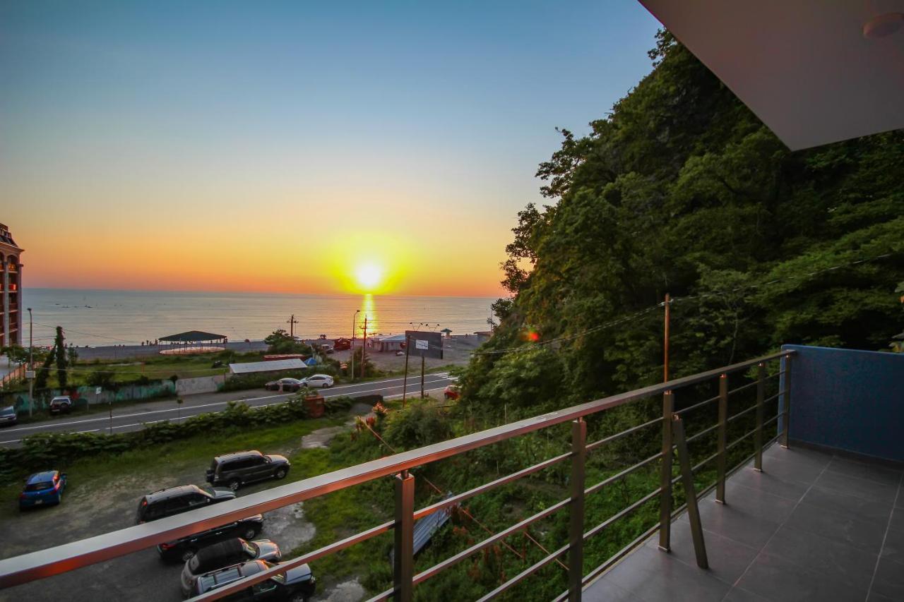 Guest House 99 Батуми Екстериор снимка