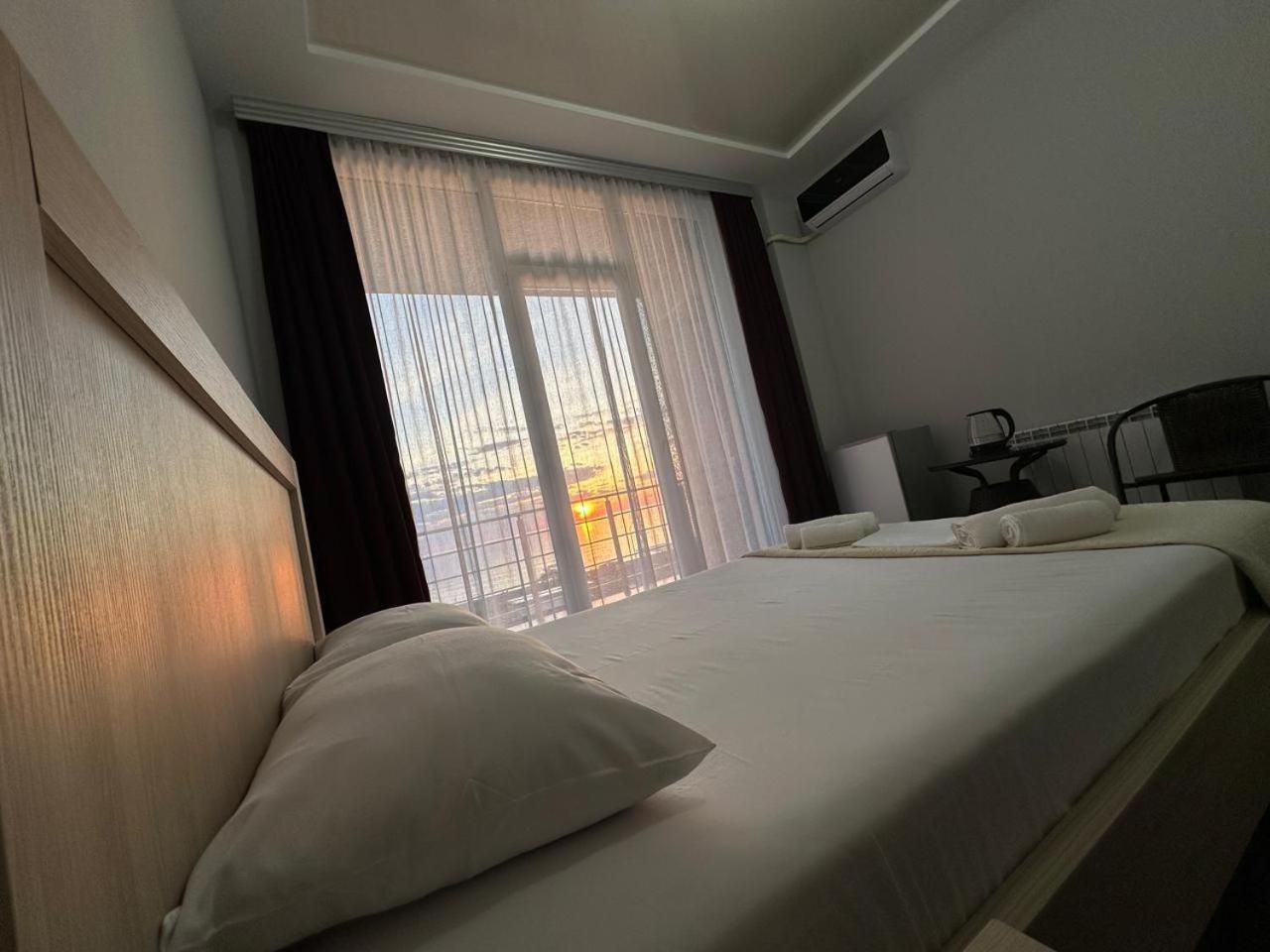 Guest House 99 Батуми Екстериор снимка